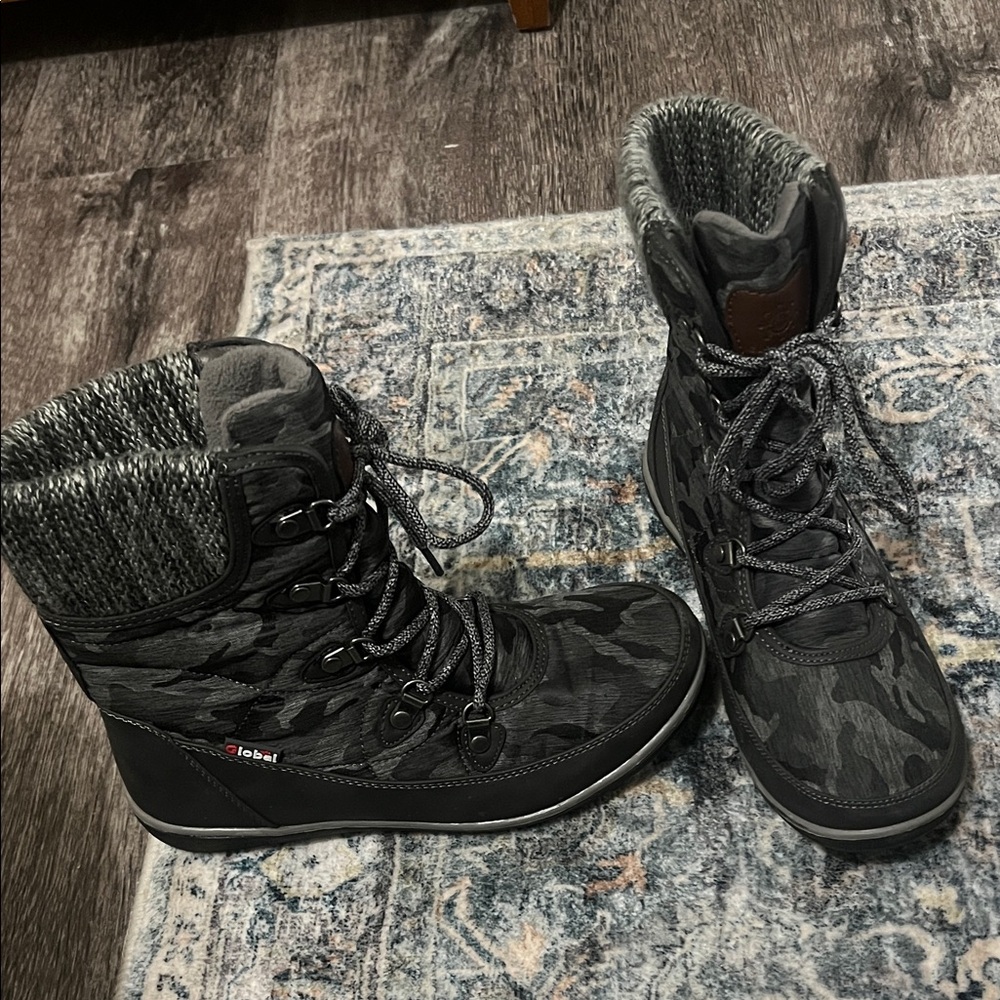 Camouflage Black and Gray Winter Boots